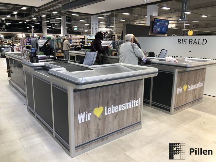 Pillen checkouts reclame op kassameubel